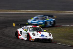 ADAC GT Masters: Porsche Team Fach Auto Tech Wins at the Nürburgring