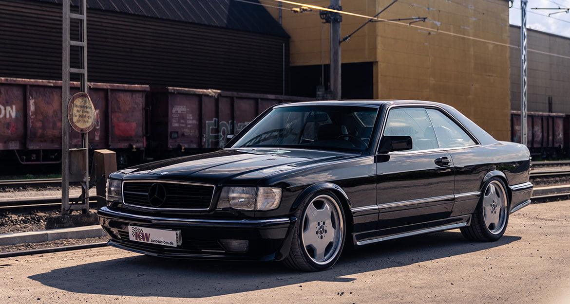 When retrofitting a car with DDC coilovers it can be lowered from 20 to 40 millimeters at the front axle and 15 to 35 millimeters at the rear axle.