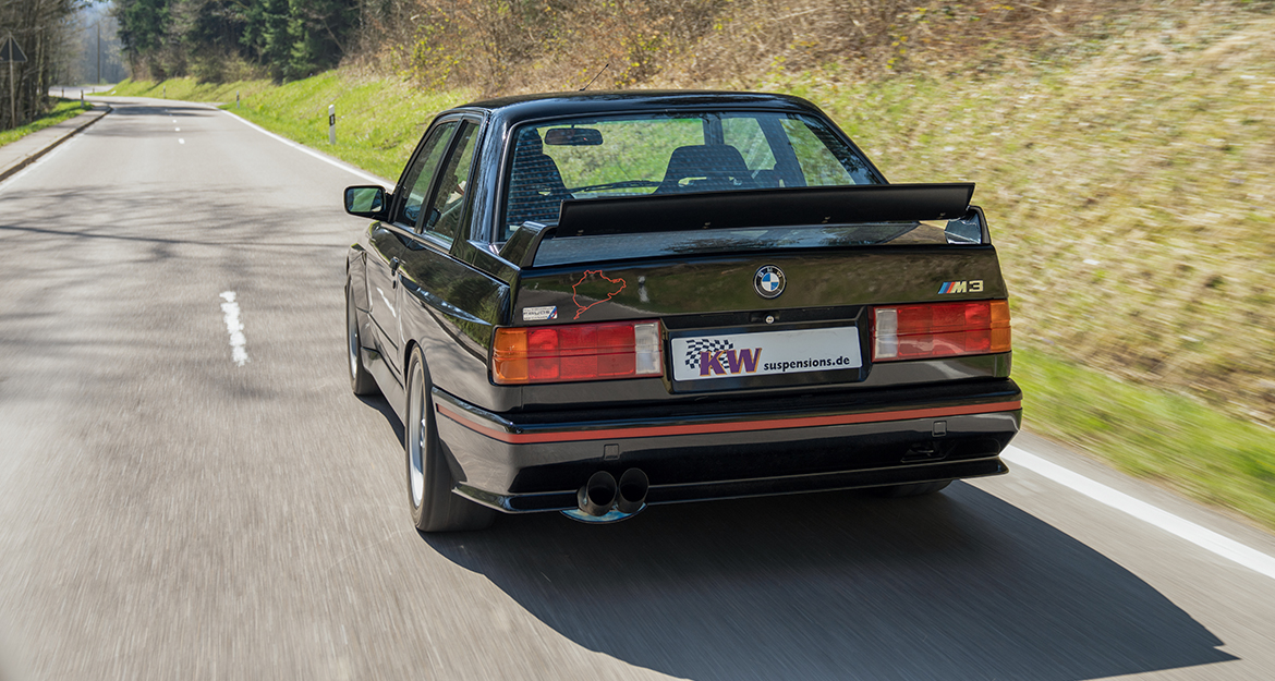 KW Classic Coilover suspension kits for the M3 (E30) are also suitable for installation in the BMW E30, for example, to be able to use the M3 hole circle of 5x120 for mounting other light-alloy rims or breaks.
