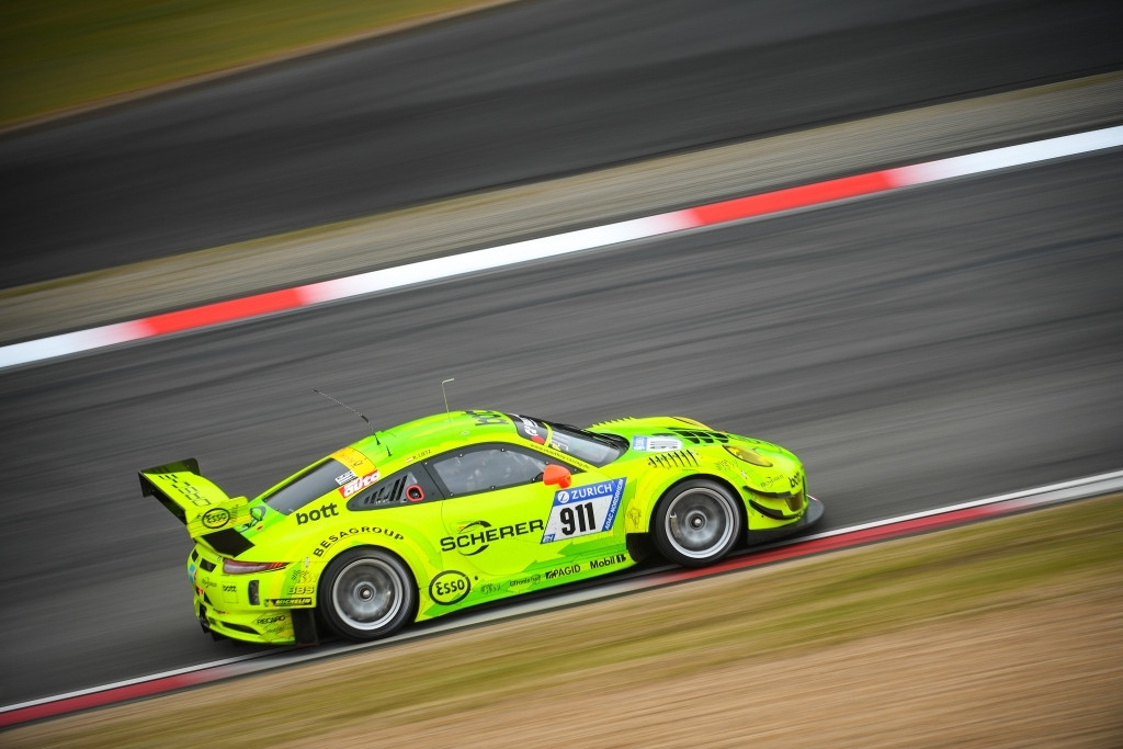 KW Clubsport 3-way coilovers in a racing Porsche
